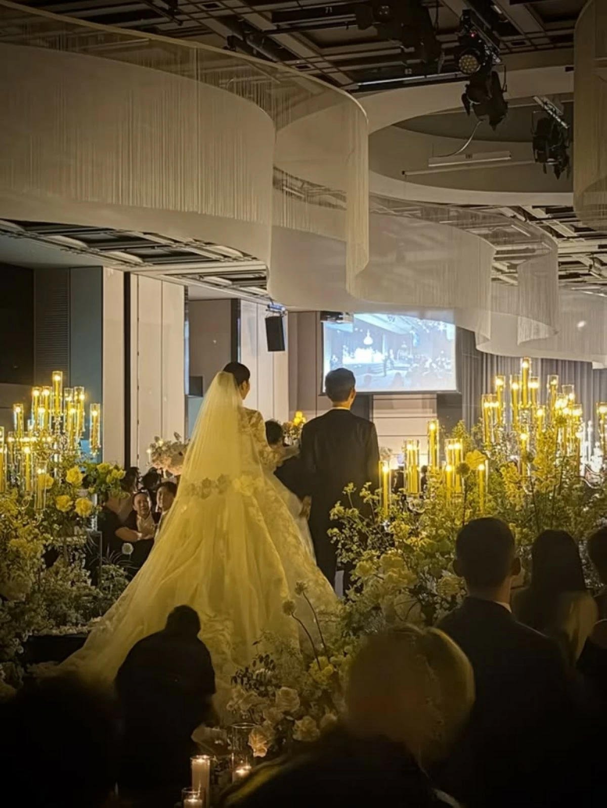 Apink's Bomi and Rado at their wedding on May 16 in Seoul (Photo from Cha Hyun Seung's Instagram) 
