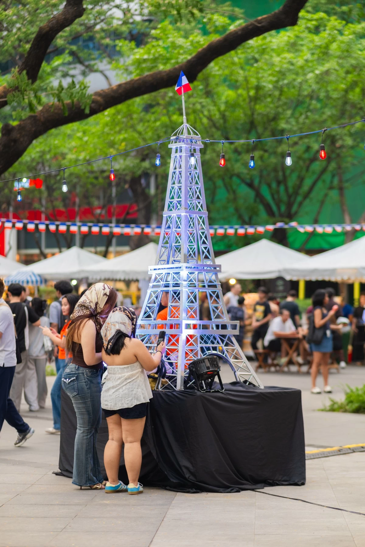Filipinos enjoy themselves at “Goût de France”