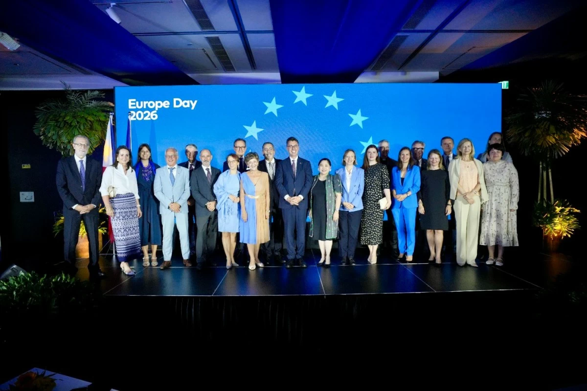 Team Europe composed of European ambassadors and their representatives together with DFA Usec. Ma. Theresa Dizon-de Vega, and Ukrainian Ambassador to the Philippines Yuliia Fediv.