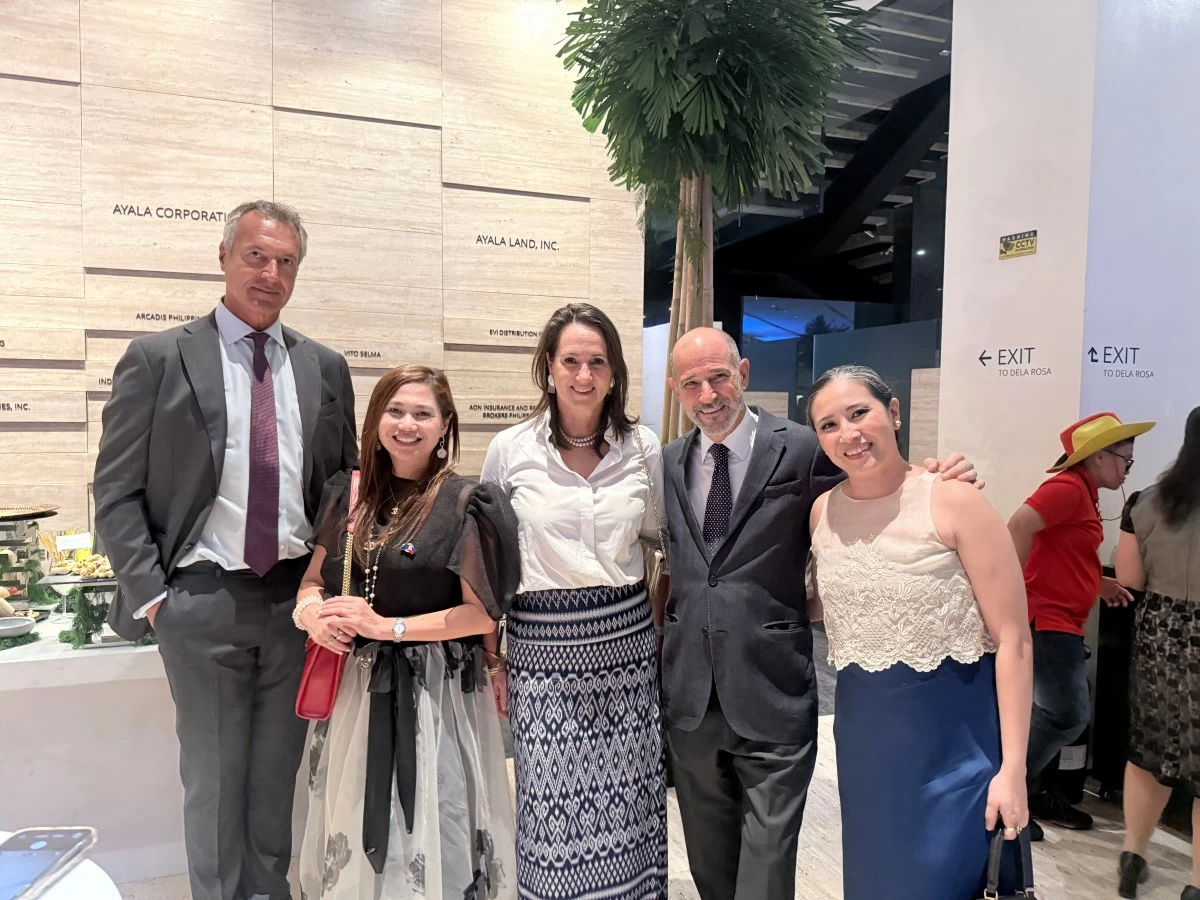 Pieter ten Bosch from the Netherlands, Helen Grace Baisa of the European Chamber of Commerce in the Philippines, Dutch Ambassador Marielle Geraedts, Spanish Ambassador Miguel Utray, and Michiko Quinto of the European Union’s Delegation to the Philippines