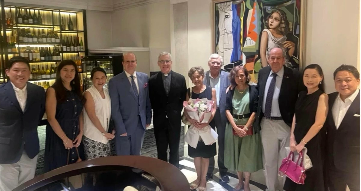Fairmont-Raffles Hotel General Manager Bernd Schneider hosted a despedida gathering in honor of Ambassador Răduţa Dana Matache, joined by friends and colleagues