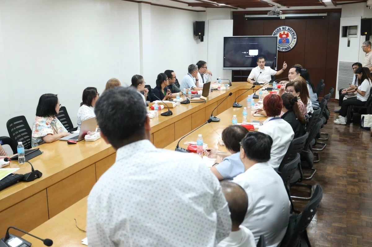 Manila Mayor Francisco “Isko Moreno” Domagoso presides over the Local Health Board meeting on May 20, where city officials and partner agencies discussed the ongoing rehabilitation and modernization of community health centers under the Minimum Basic Needs (MBN) program. (Photo courtesy of Manila PIO)