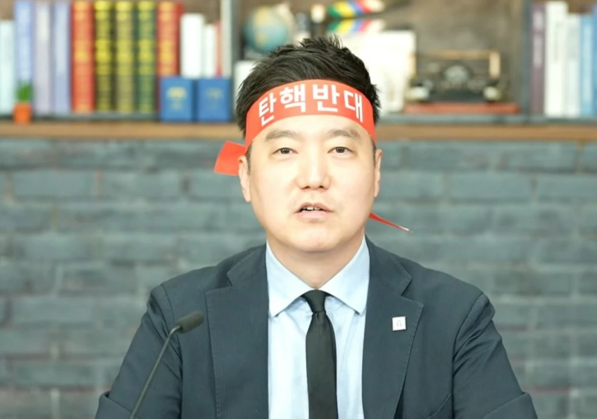 YouTube Kim Se-ui (Screenshot from HoverLab's YouTube video) 