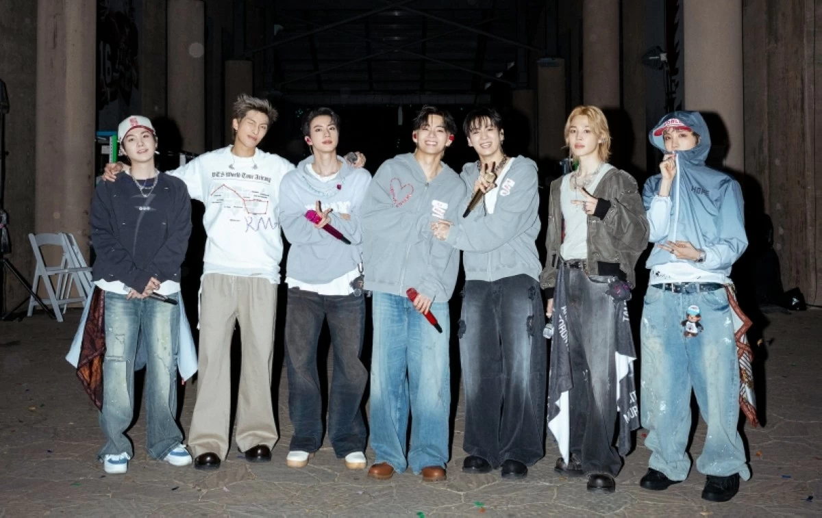 BTS at Standord Stadium in the US (X) 