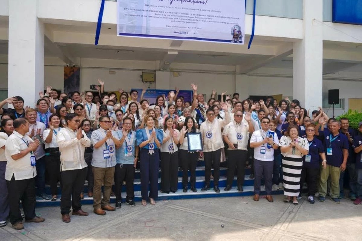 Malabon City Mayor Jeannie Sandoval leads city and university officials in celebrating the Commission on Higher Education’s (CHED) Institutional Recognition granted to the City of Malabon University (CMU) after 33 years. (Photos from Malabon PIO)