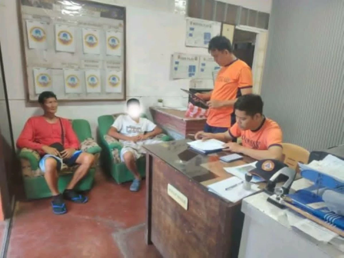 A TEENAGE boat crew was rescued after he fell overboard in Basilan on Wednesday. (Photo via Liza Jocson)