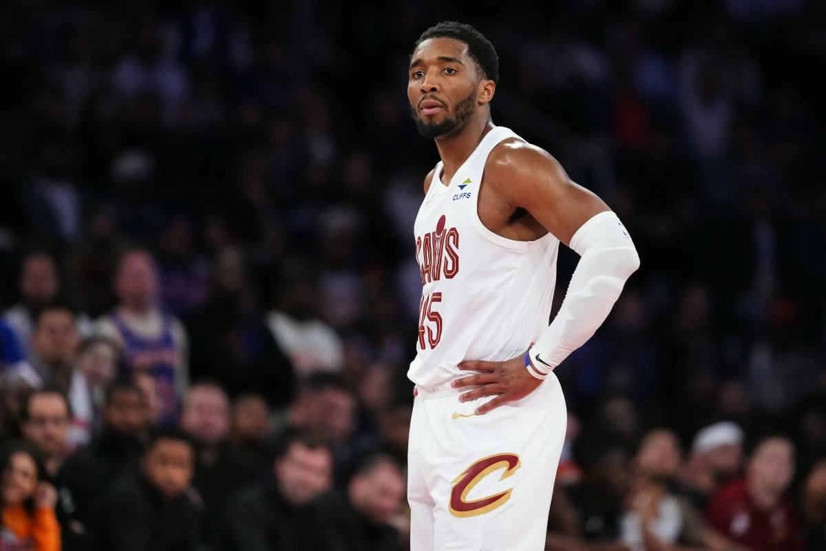 Cleveland Cavaliers' Donovan Mitchell reacts during the second half of Game 2 in the Eastern Conference finals NBA basketball playoffs series against the New York Knicks, Thursday, May 21, 2026, in New York. (AP Photo/Frank Franklin II)