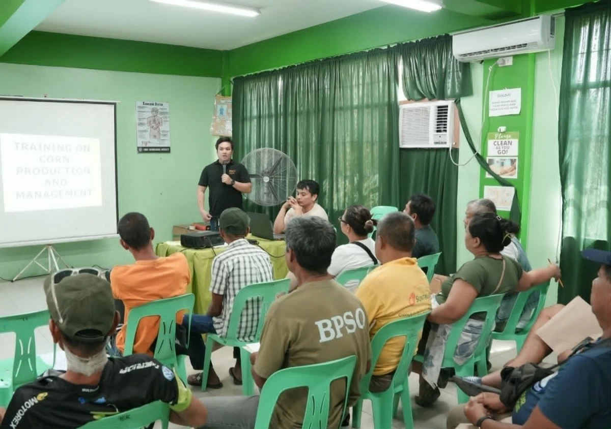 Bulakenyo farmers listen attentively to resource speakers during the Seminar on Corn Production and Management at the Pandi Technological Institute. (Photo courtesy of Mayor Rico Roque)