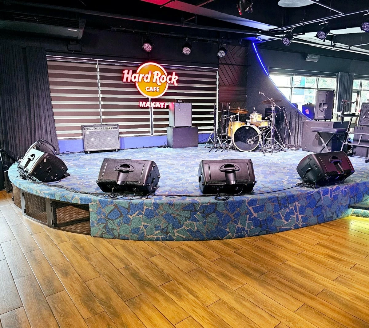 Hard Rock Cafe stage 