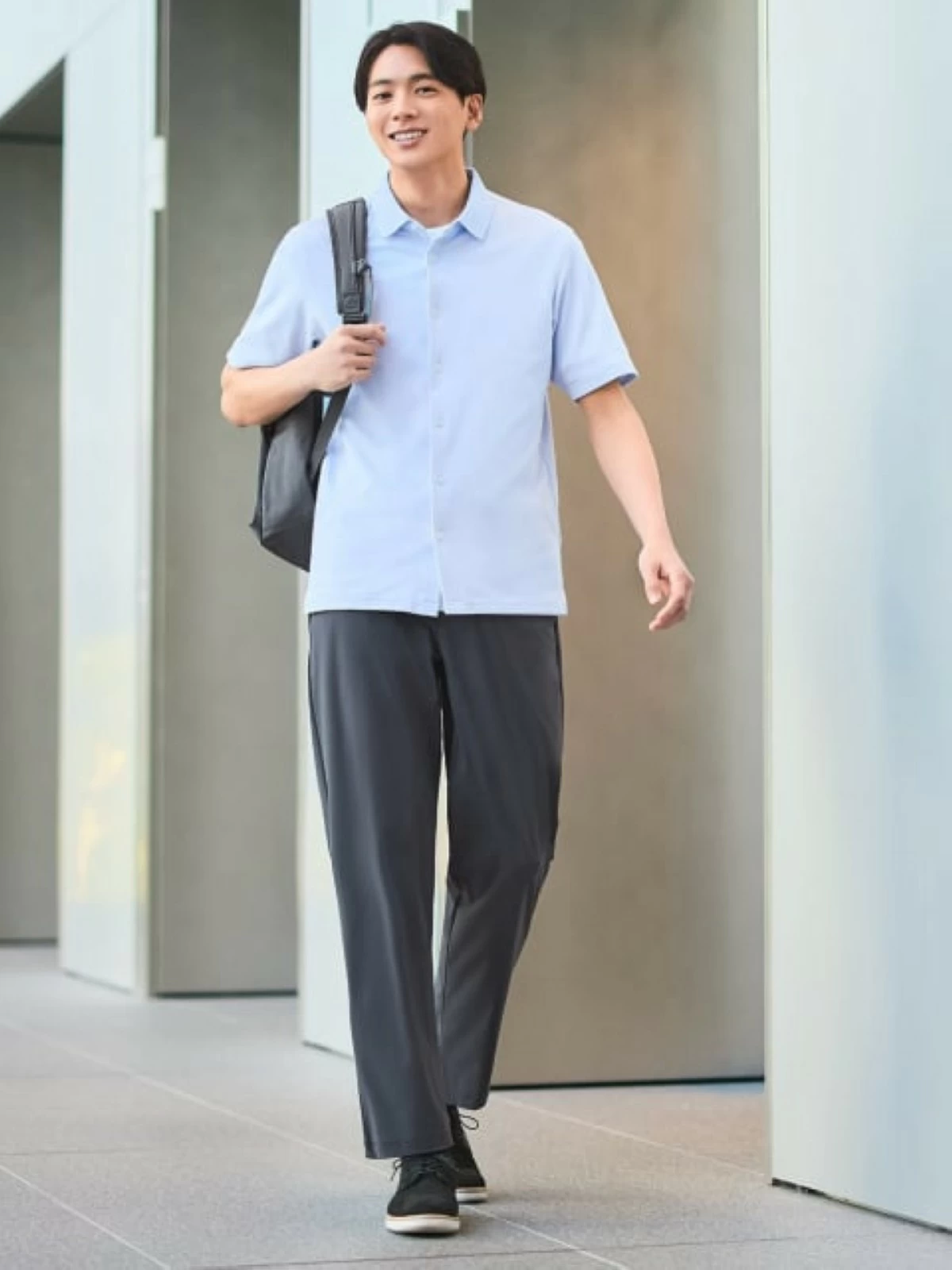 Style Hint Inspiration: AIRism Cotton Pique Polo Shirt layered with AIRism Cotton Crew Neck T-Shirt and paired with Ultra Stretch Pants 
