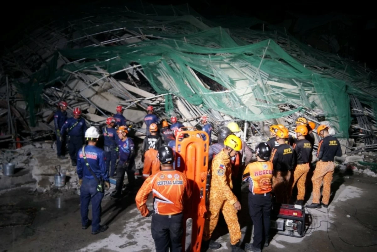 The search and rescue operations at the collapsed structure in Angeles City, Pampanga (Photo from the Bureau of Fire Protection Central Luzon) 