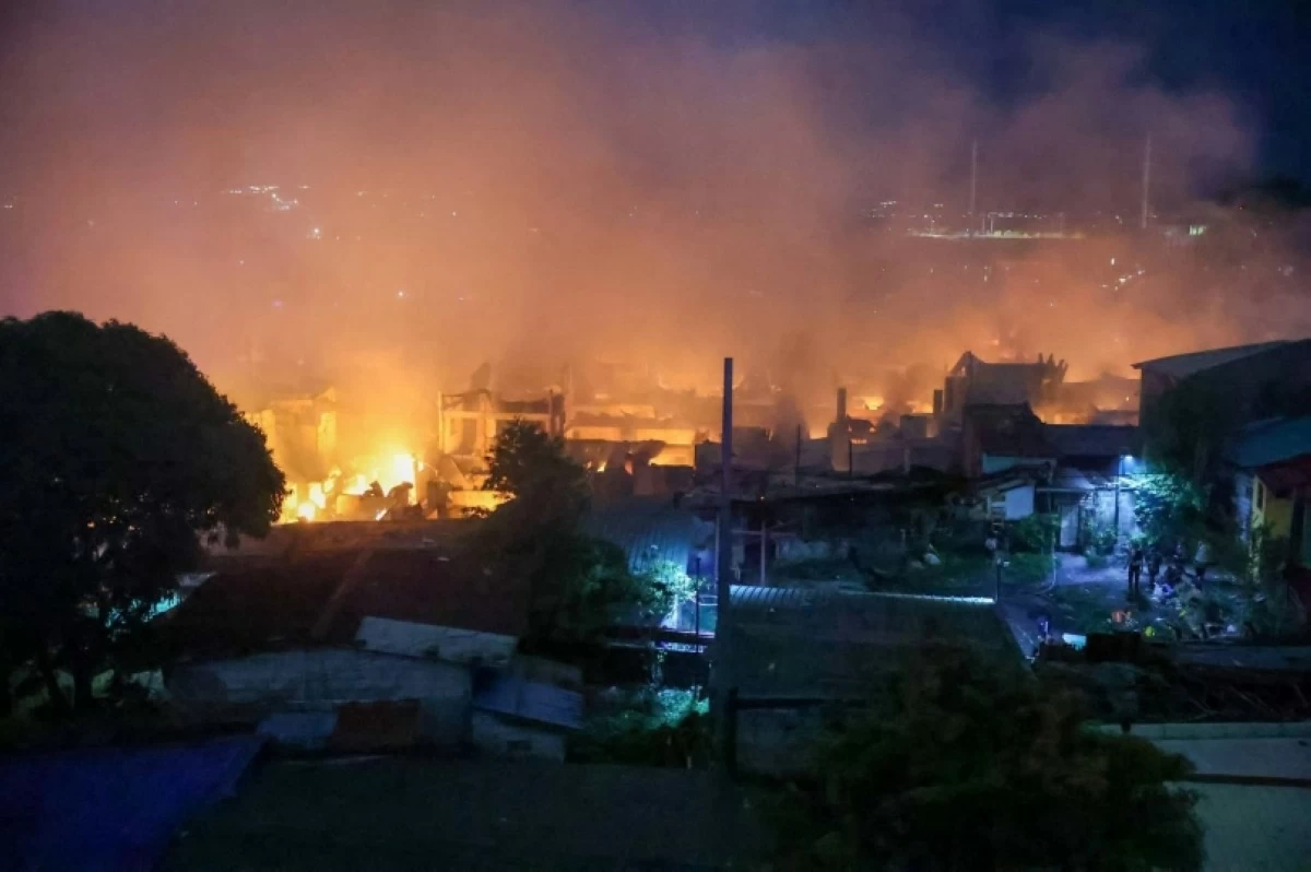 The fire in Barangay Sta. Ana, Taguig on May 25 (Photo from the Taguig City government) 