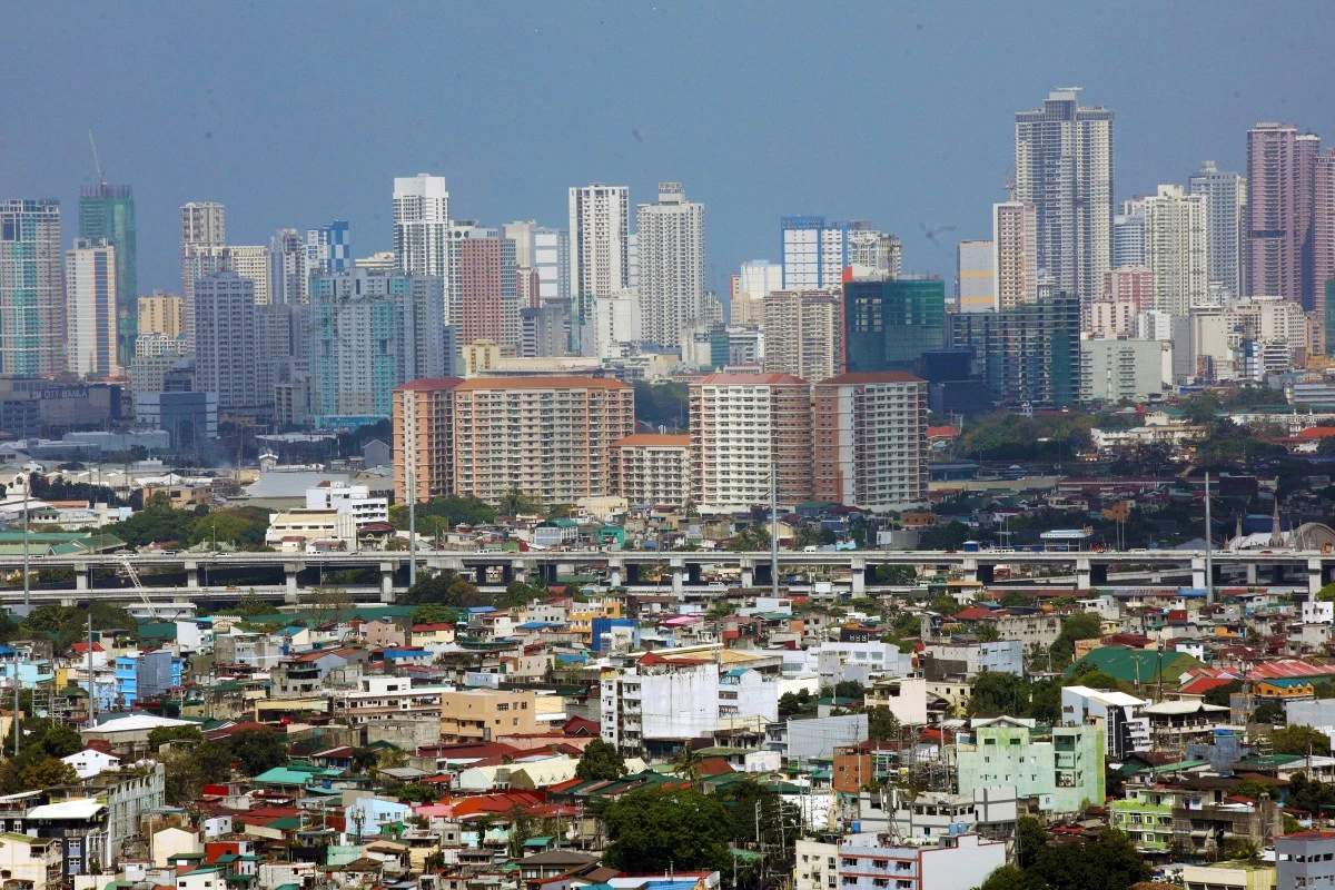 Makati City skyline (Photo: PNA)