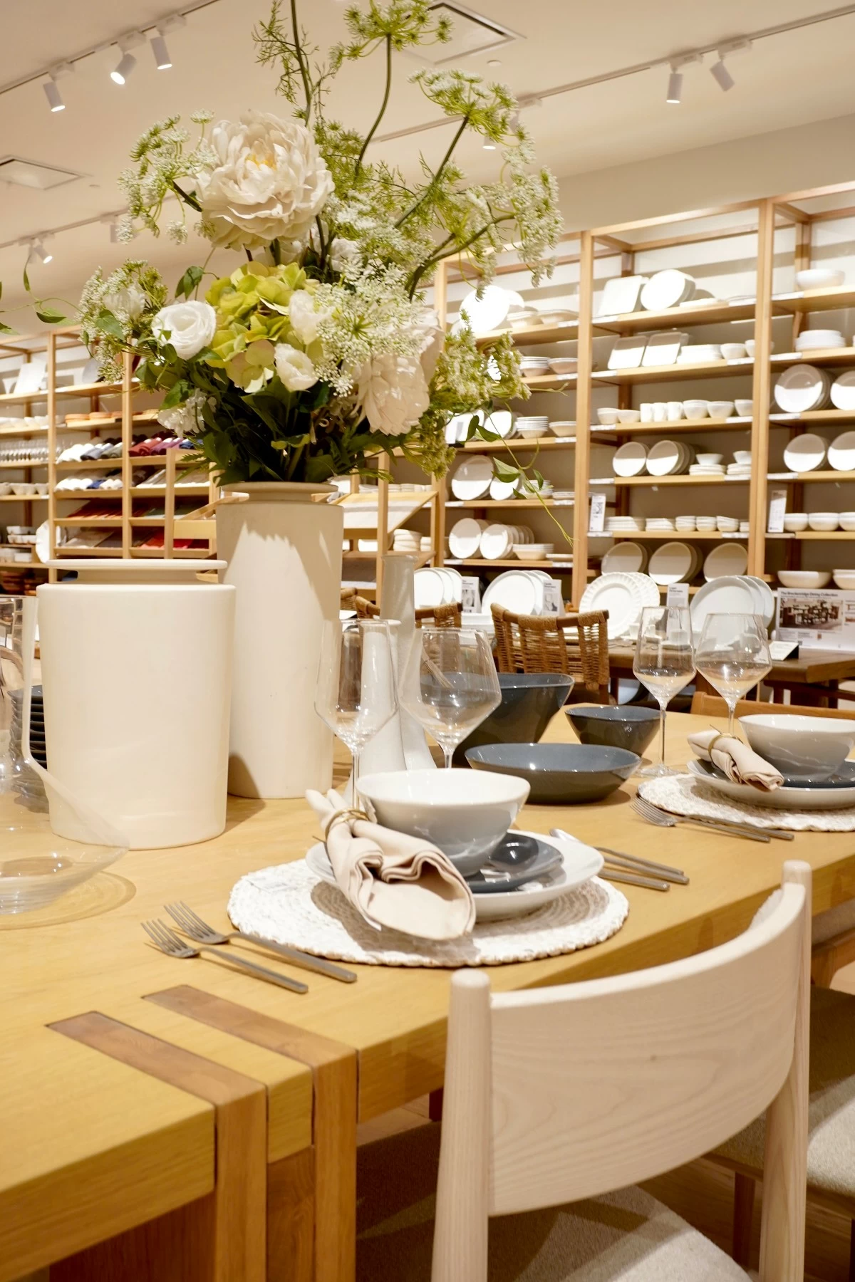 Dining Furniture, Entertaining, and Dinnerware