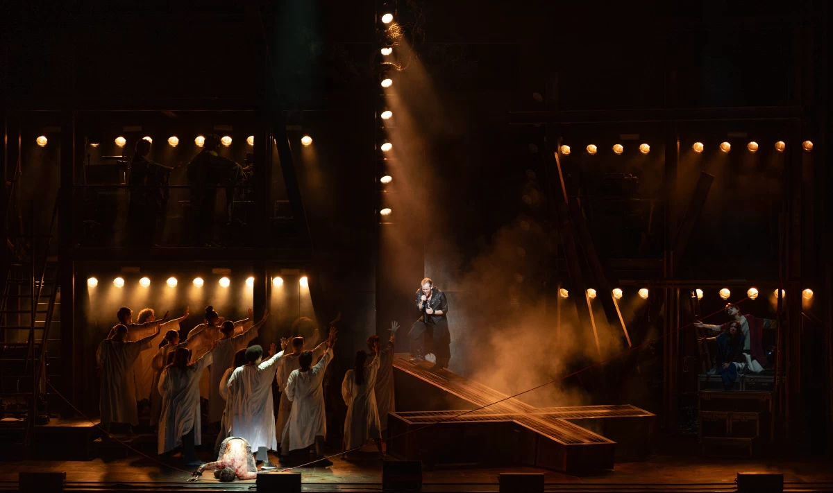 Ethan Hardy Benson belts as Pontius Pilate