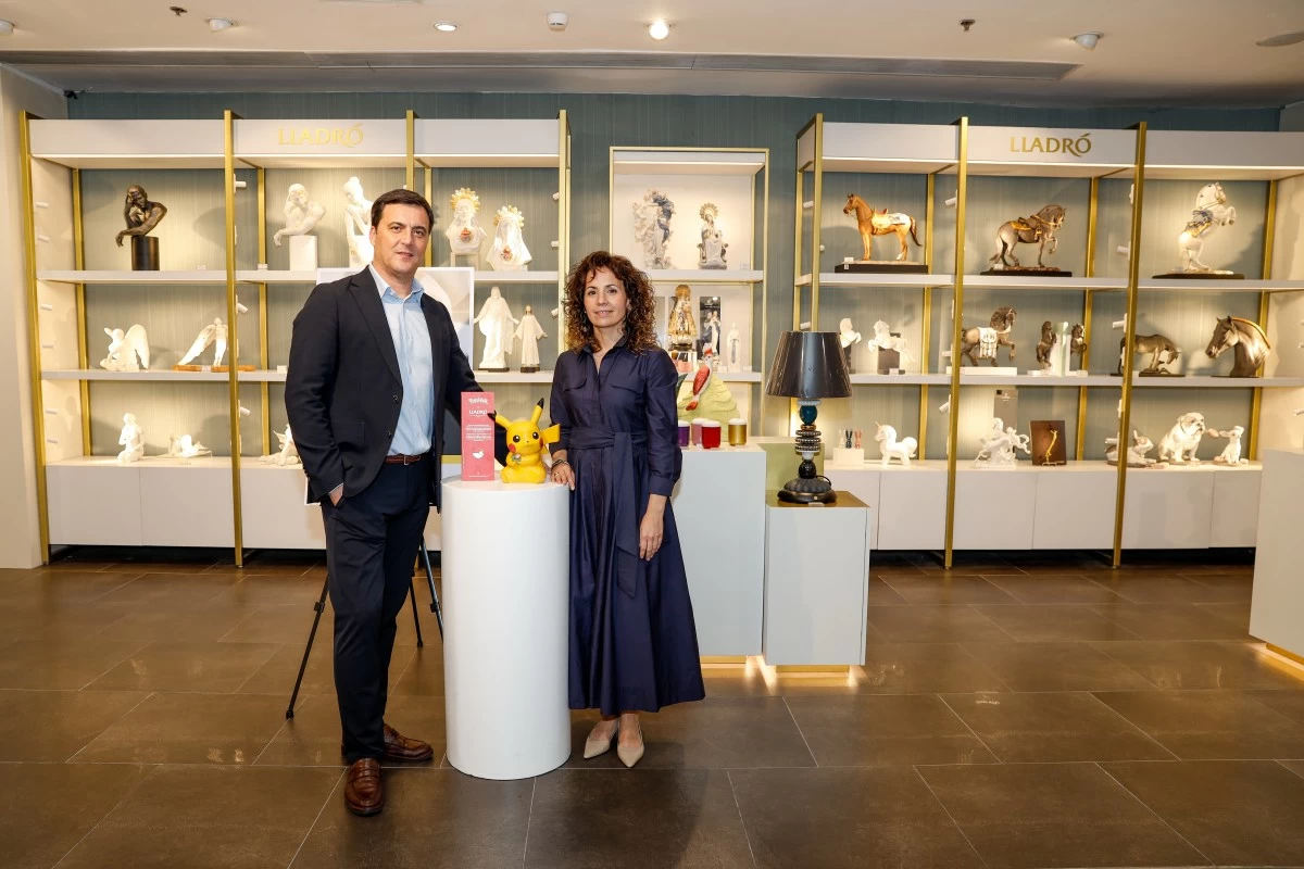 Roberto Marco, Lladró sales director South Asia and Europe, with Lladró artist Silvia Pérez Nebot
