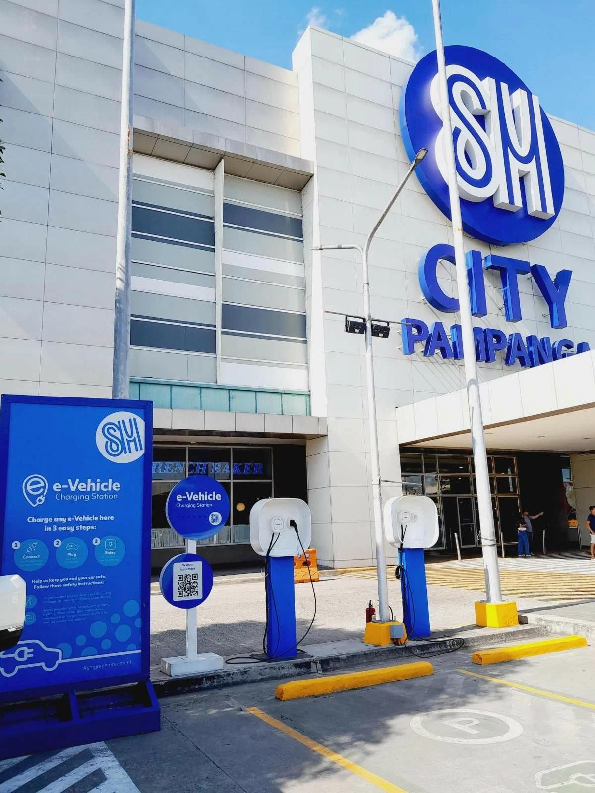 Nationwide network: EV Charging stations across SM’s most-loved Supermalls in Luzon, Visayas and Mindanao offer free top-ups for a maximum of three hours.