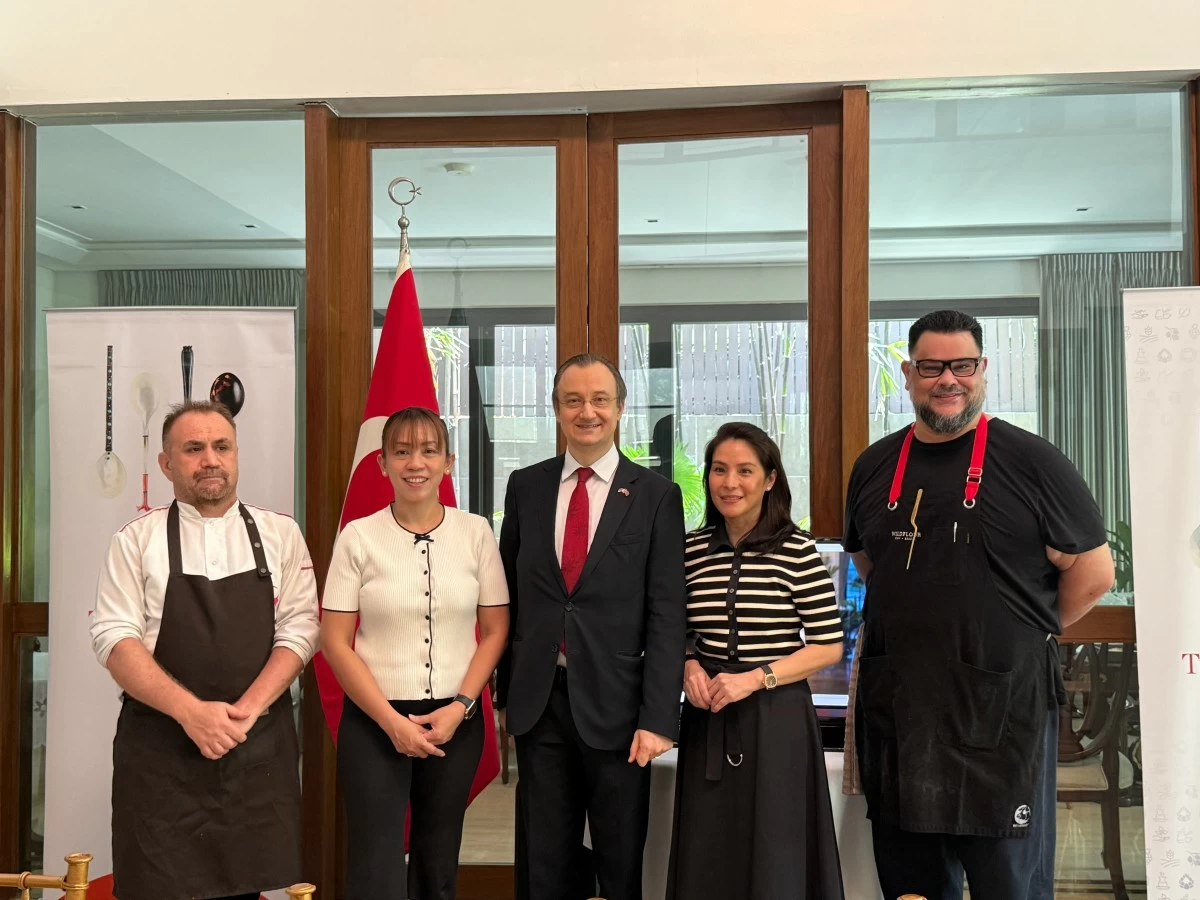 Official chef at the residence of the ambassador, İlhami Kılıç, Mme. Indri Akyol, wife of the Ambassador of Türkiye, Turkish Ambassador Niyazi Evren Akyol, Wildflour Hospitality CEO Ana Lorenzana de Ocampo, Wildflour Hospitality’s Chef Carlo Miguel (Photos: Carolyn Ramoran Hamilton)