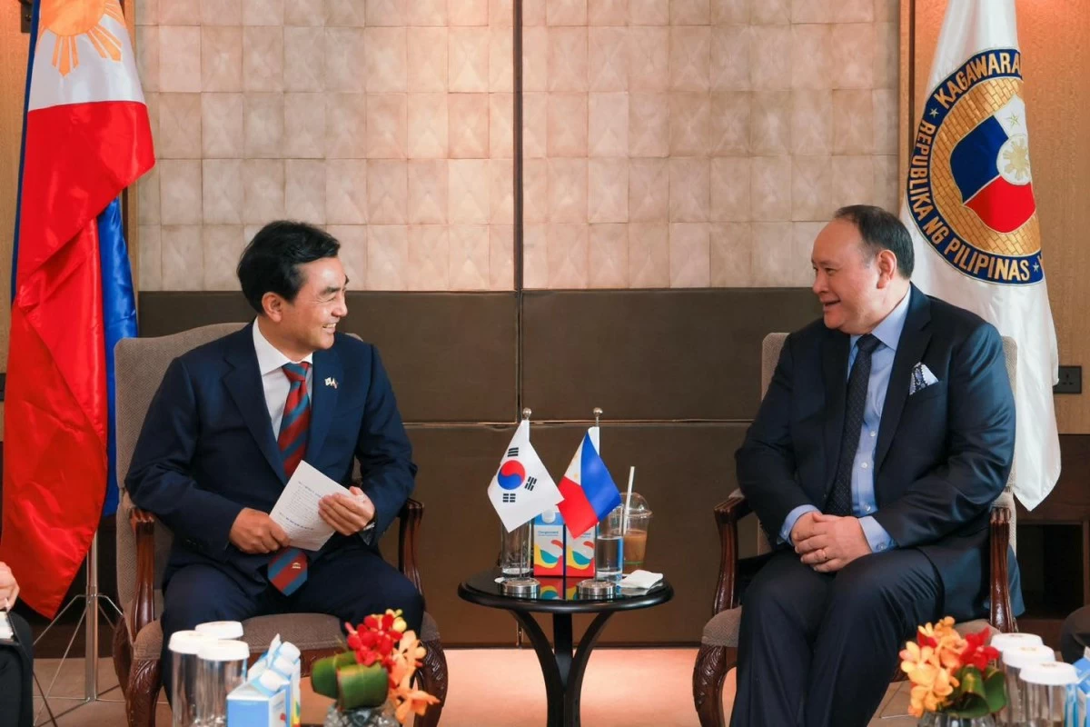 Department of National Defense (DND) Secretary Gilberto Teodoro Jr. and South Korean Defense Minister Ahn Gyuback (Photo: DND)