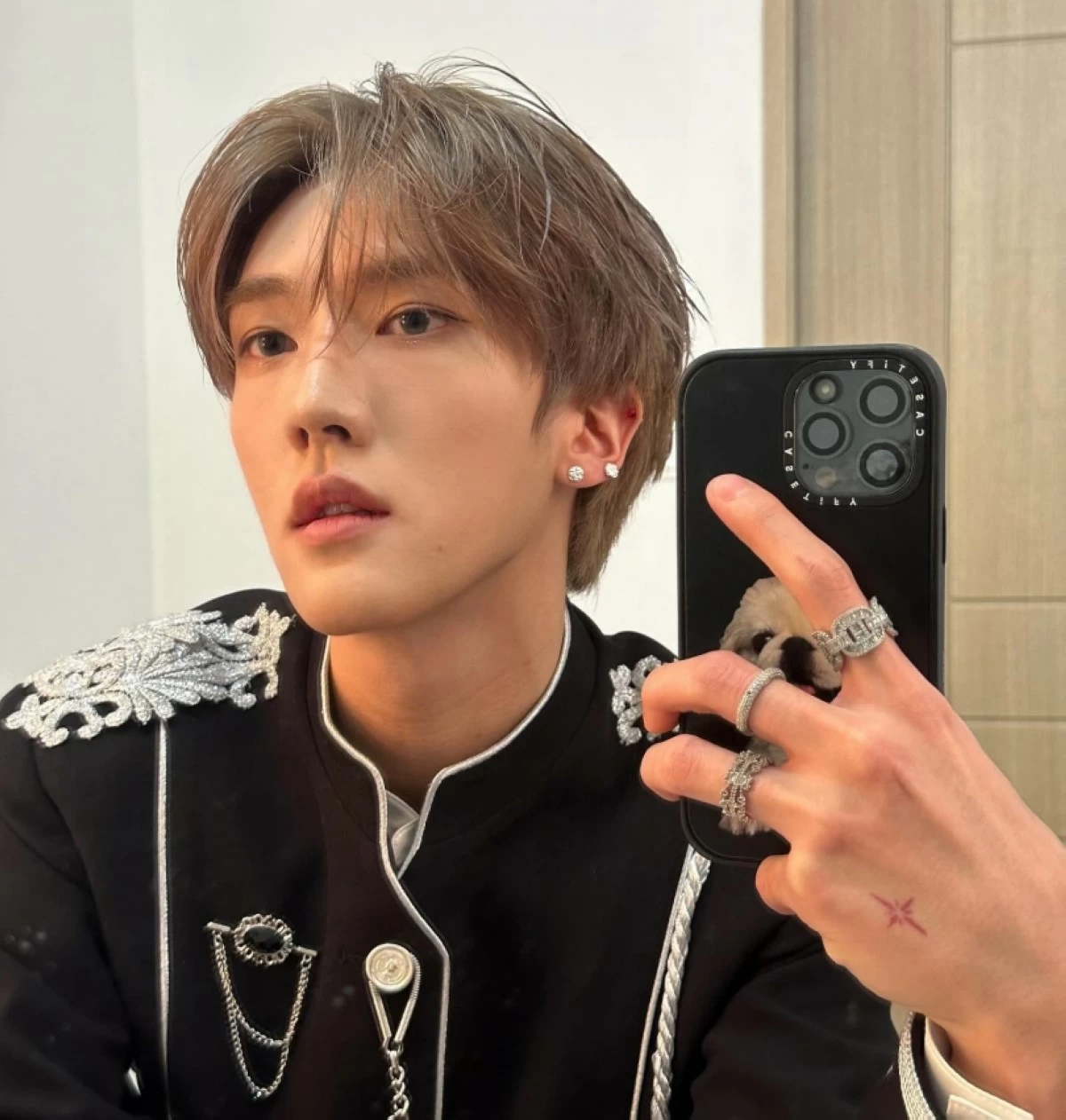 Omega X's Junghoon (Instagram) 