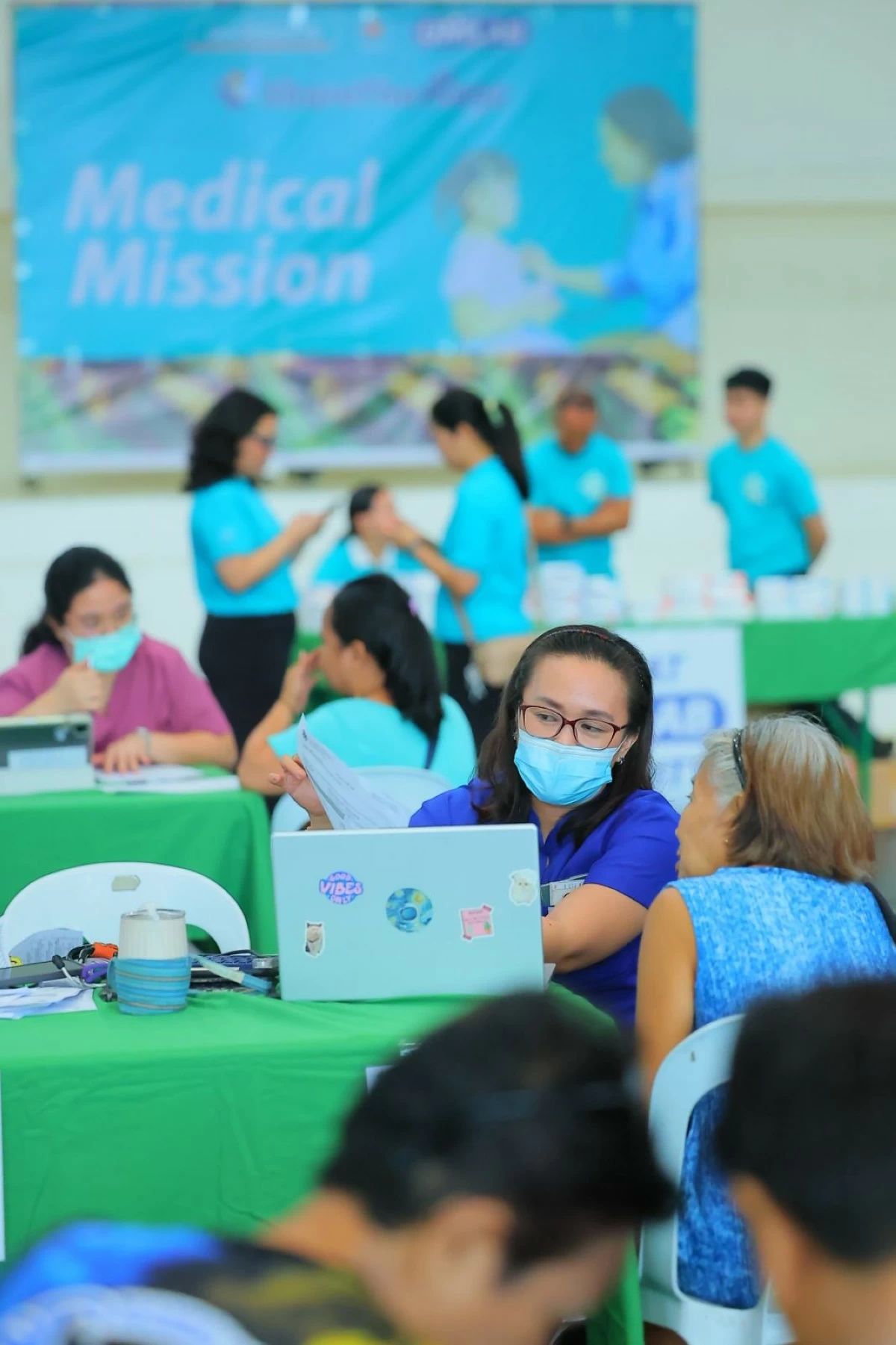 Mandaluyong residents get free medical consultations and health screenings at the Share the Alaga health activity.
