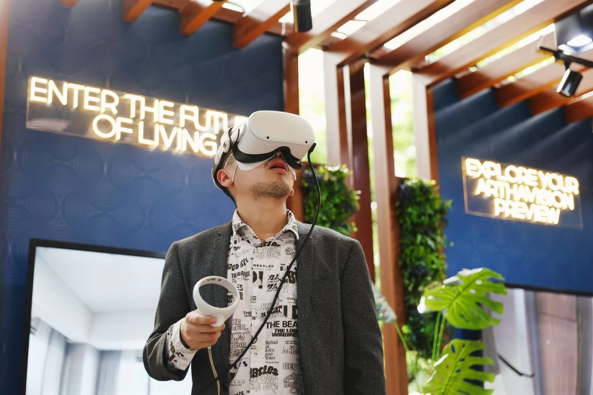 Immersive experience via VR headgear (Photo: Arthaland)