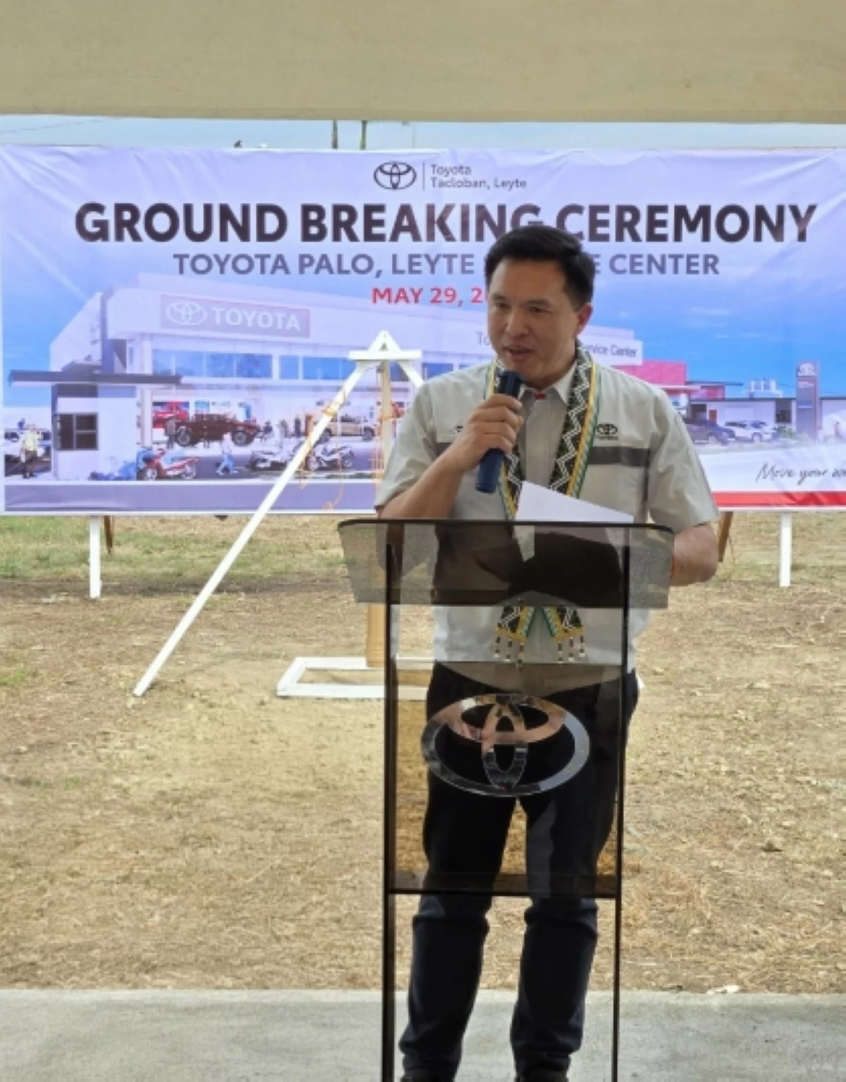 TMP Senior Vice President of Marketing, Sherwin Chua-Lim, addresses guests at the ground-breaking ceremony.