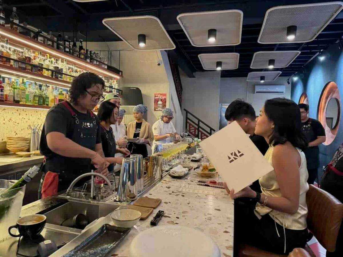 HOUSE PARTY Guests fill AKA Day/Night Drinks during its collaboration dinner with Sushi Shokunin, a gathering that showcased the growing creativity of Quezon City's dining scene. (Photo: Feliciano Rodriguez III/Manila Bulletin)