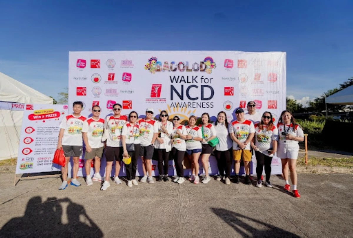 Mercury Drug and Mercury Drug Foundation (MDFI) executives join the Walk for NCD Awareness, along with partners from Unilab and RiteMED. In the photo are RiteMED Inc. OVP and Head Violi Remo (7th from left), Unilab AVP Marlon Carpizo (extreme left), MDFI Executive Director Annie Fuentes (4th from left), MDFI Trustee Rose Lue (5th from left) and Mercury Drug VP for Merchandising Cora Lim (6th from left)

