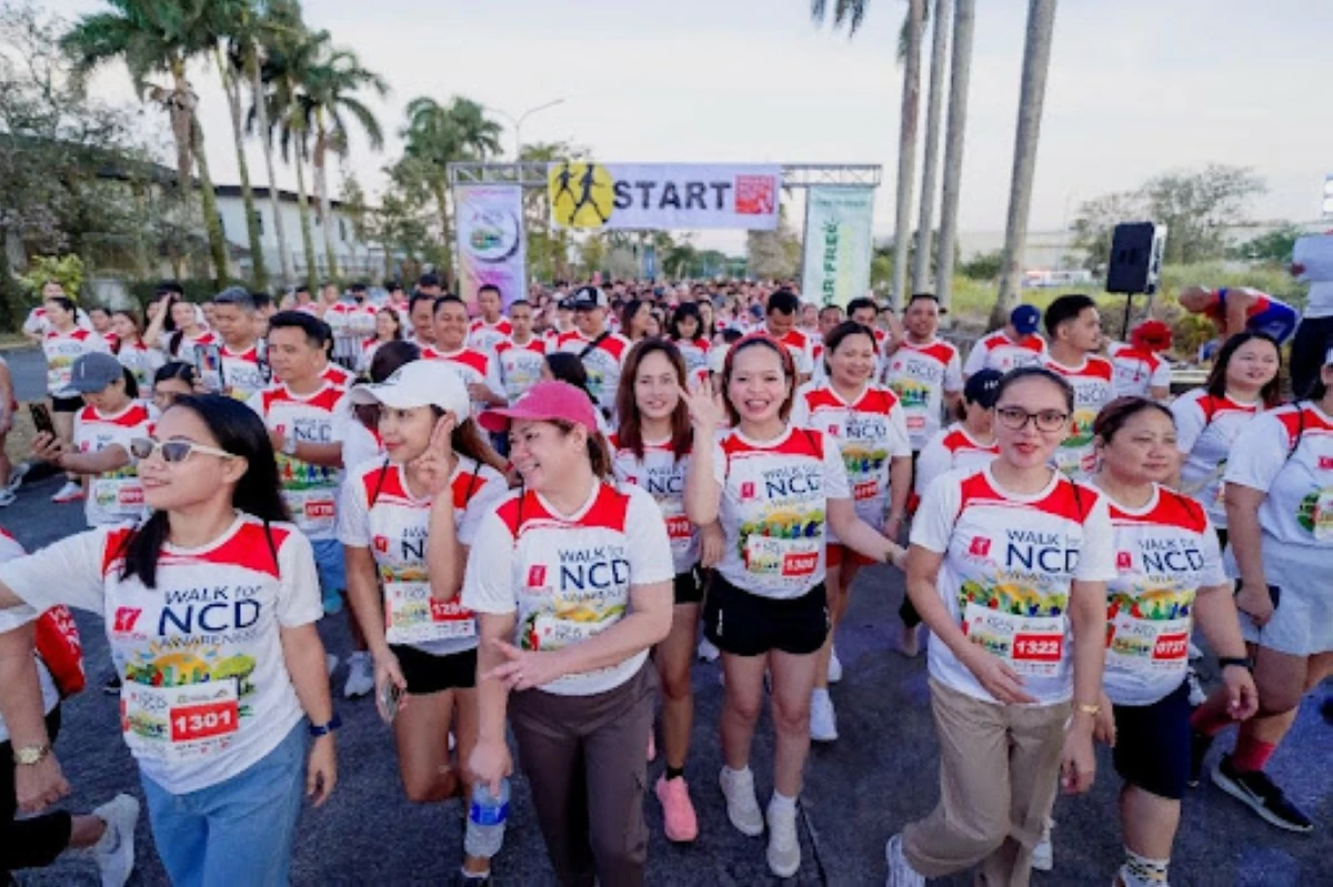 Thousands join Mercury Drug Foundation’s 14th Walk for Non-Communicable Disease (NCD) Awareness, held for the first time in Negros Occidental. Thousands join Mercury Drug Foundation’s 14th Walk for Non-Communicable Disease (NCD) Awareness, held for the first time in Negros Occidental.
