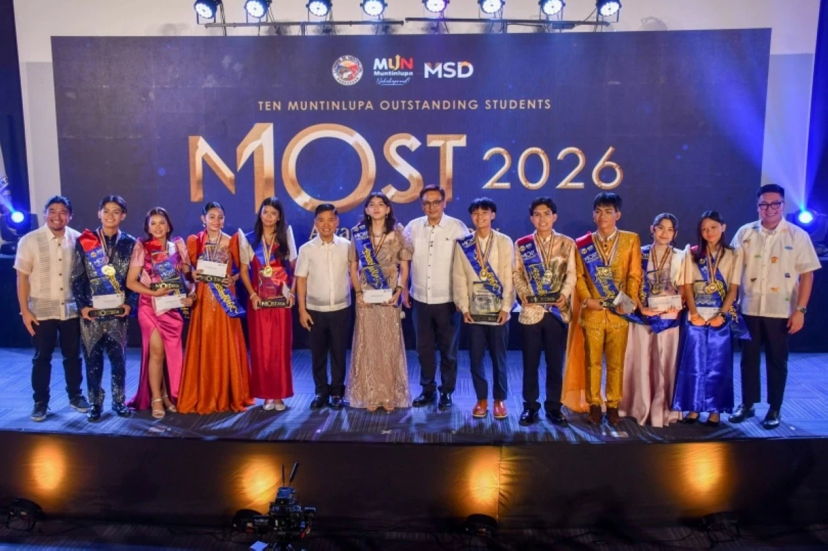 Mayor Ruffy Biazon and Rep. Jaime Fresnedi pose with the Ten Muntinlupa Outstanding Students (10MOST) 2026 winners. (Photo from Muntinlupa PIO)