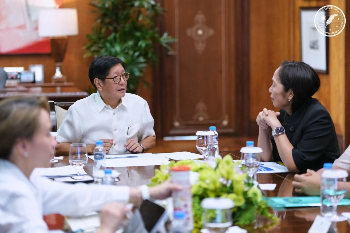 President Ferdinand R. Marcos Jr. holds a meeting with officials of the Department of Energy on June 2, 2026 at the Malacañan Palace. (PCO)