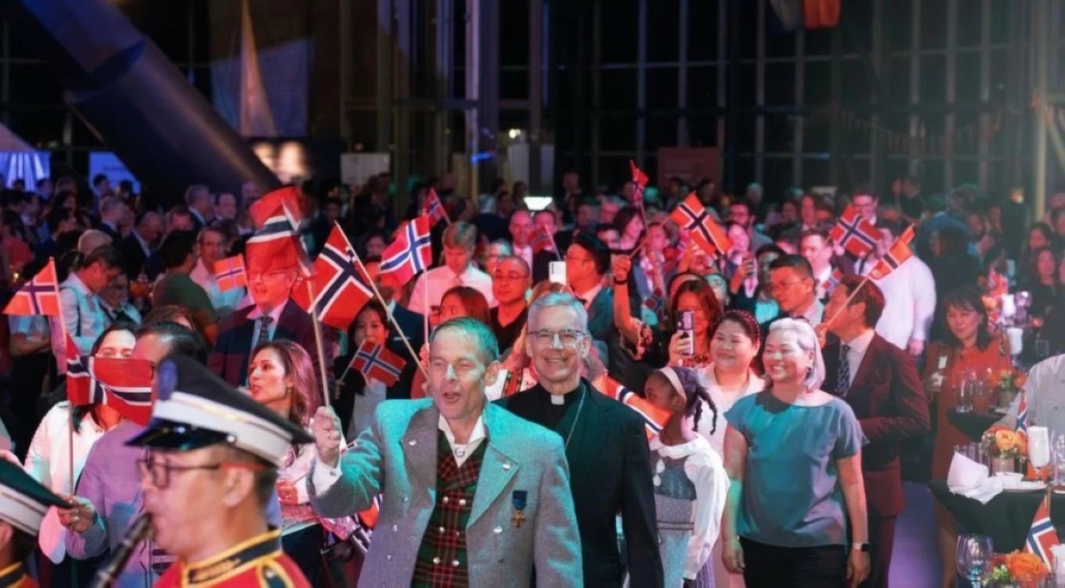 Ambassador Christian Halaas Lyster led a spirited indoor parade, the first of its kind in the Philippines, with flag-waving and festive cheer, bringing a cherished Norwegian tradition to life at the Museo del Galeón (Photos: Norwegian Embassy)