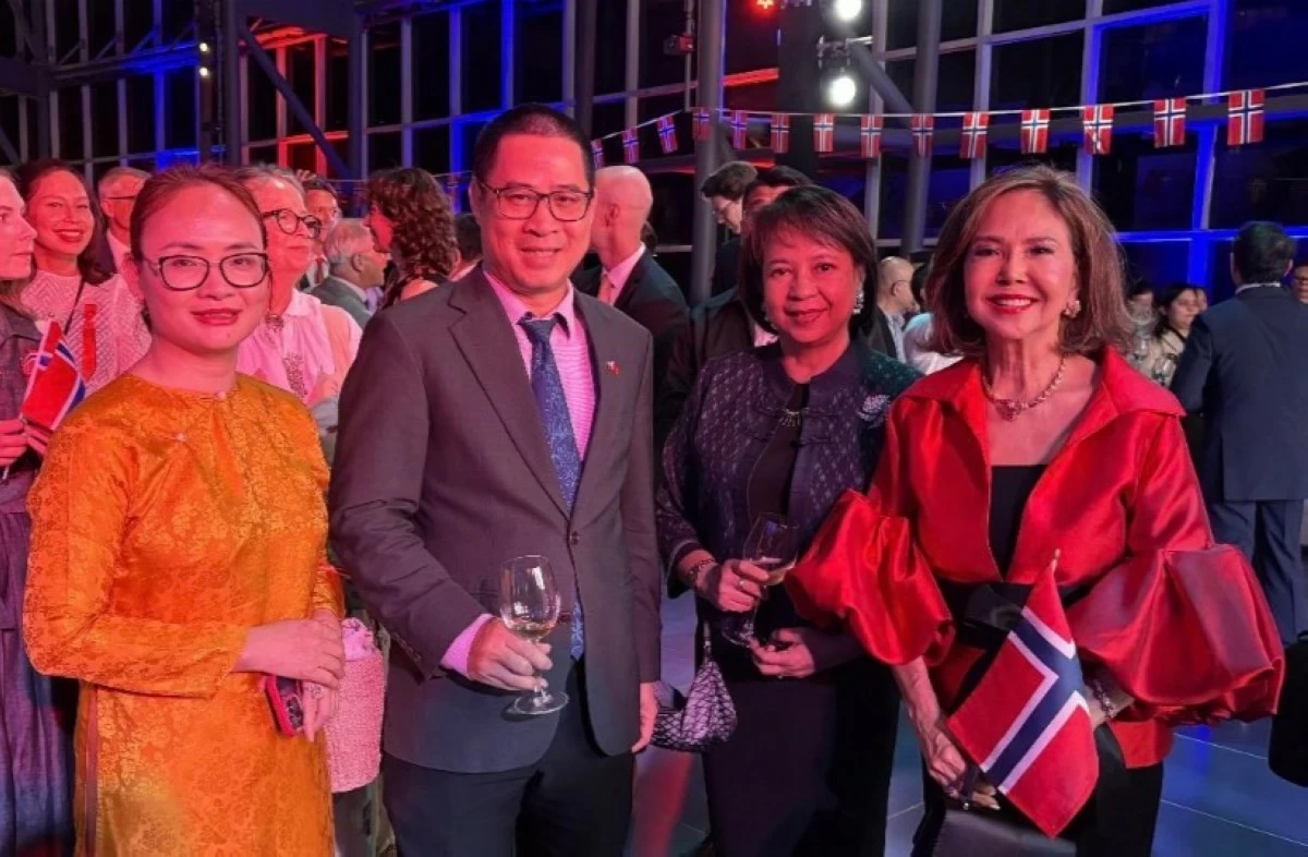 Mme. Nguyen Thi Thu Thuy, Ambassador Lai Thai Binh of the Vietnamese Embassy together with Ambassador Makawadee Sumitmor of the Thai Embassy, and Consul Fortune Ledesma of the Honorary Consulate of Monaco