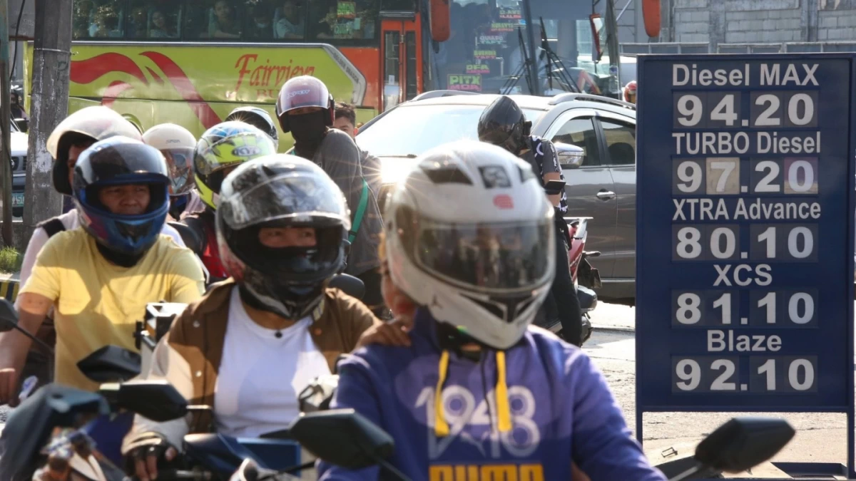 Rising fuel costs drive motorcycle sales past 800,000 at end-May