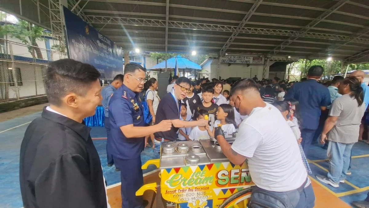 Personnel of the Rizal Police Provincial Office (Rizal PPO), under the leadership of Col. Eleazar R. Barber Jr., provincial director, distribute school supplies, shoes, and slippers to 235 elementary students. (Photos from Rizal PPO)