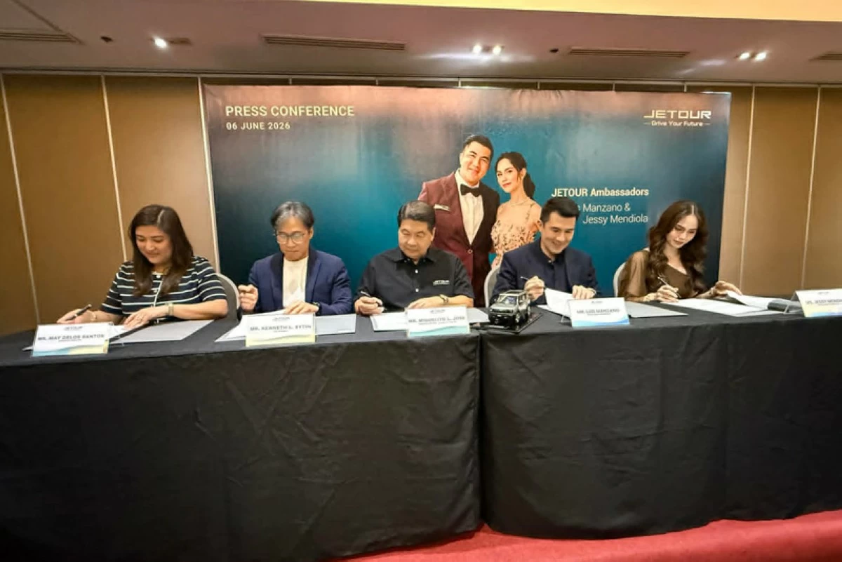 From left: Ms. Cherry May De Los Santos, Marketing Director, Jetour Auto Philippines; Kenneth Sytin, Vice Chairman, UAAGI Auto Group; Miguelito Jose, Managing Director, Jetour Auto Philippines; Luis Manzano, and Ms. Jessy Mendiola-Manzano, Ambassadors, Jetour Auto Philippines.