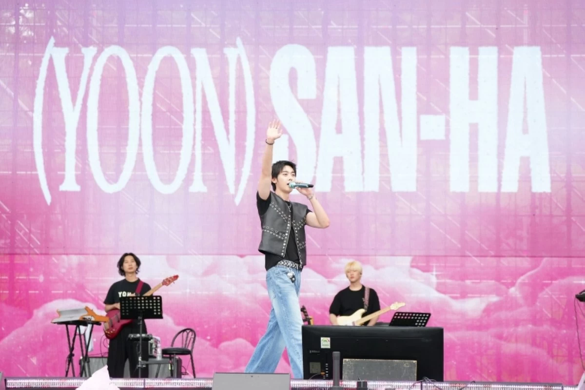 Yoon San Ha (2026 Weverse Con Festival)