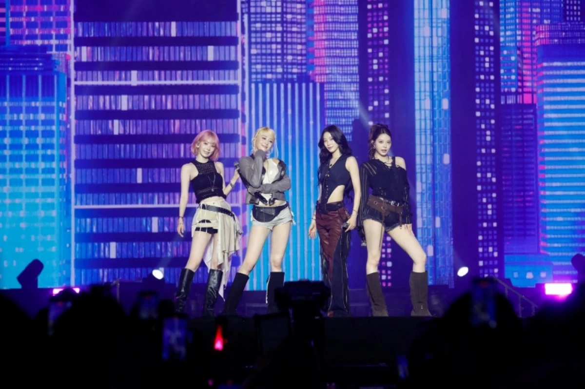 Le Sserafim (2026 Weverse Con Festival)
