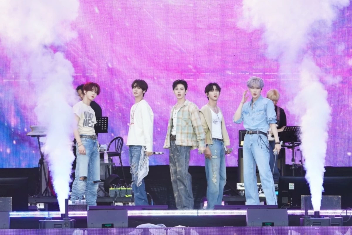 AND2BLE (2026 Weverse Con Festival)
