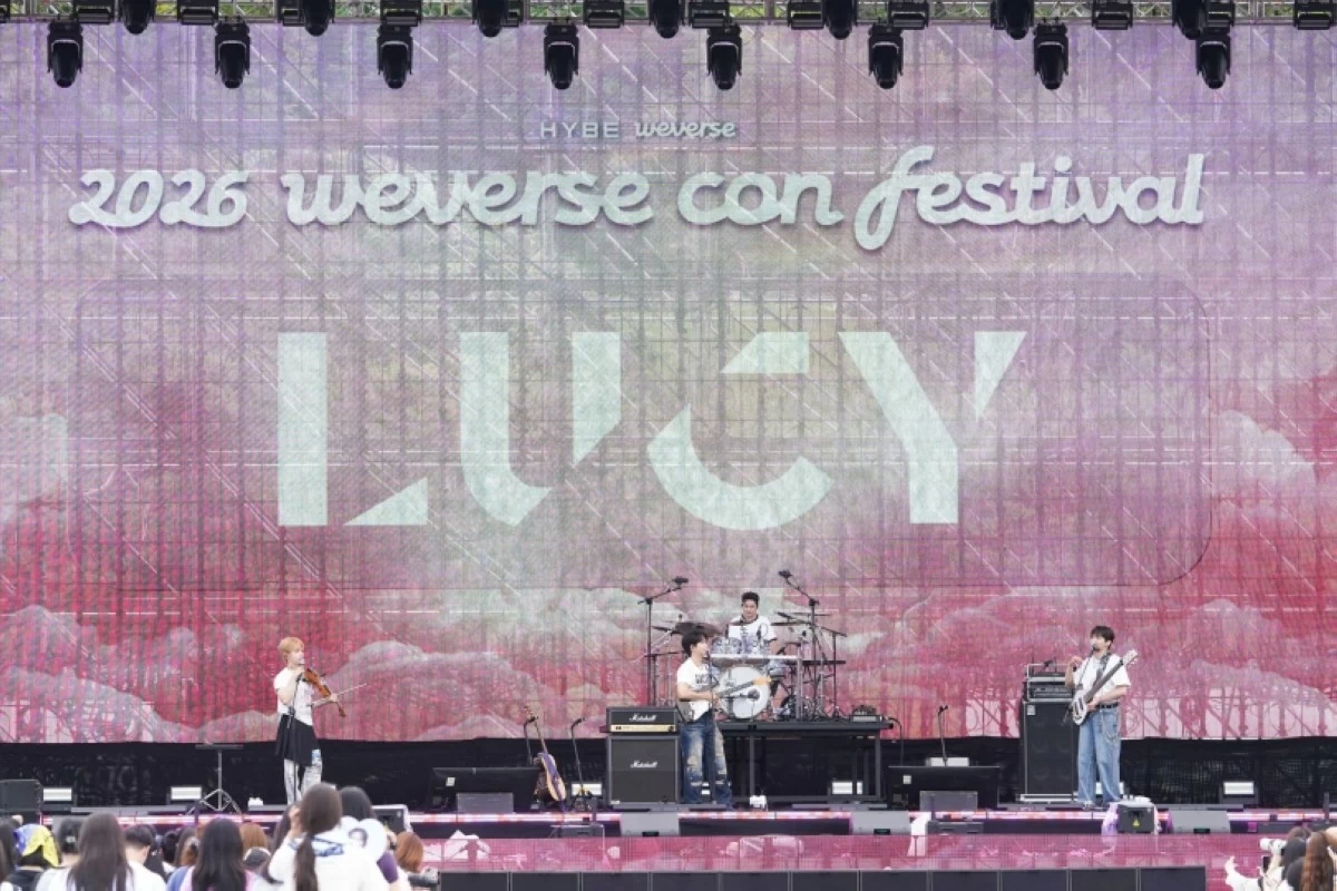 Lucy (2026 Weverse Con Festival)