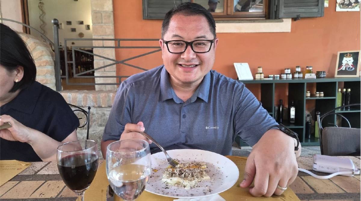 The author enjoying a fried egg with truffle shavings. (Photo: Dr. Edsel Salvana/Manila Bulletin)