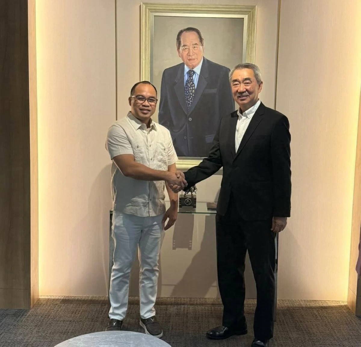 
BOHOL Gov. Aris Aumentado and SM Prime Holdings Chairman Hans Sy. (FB)
