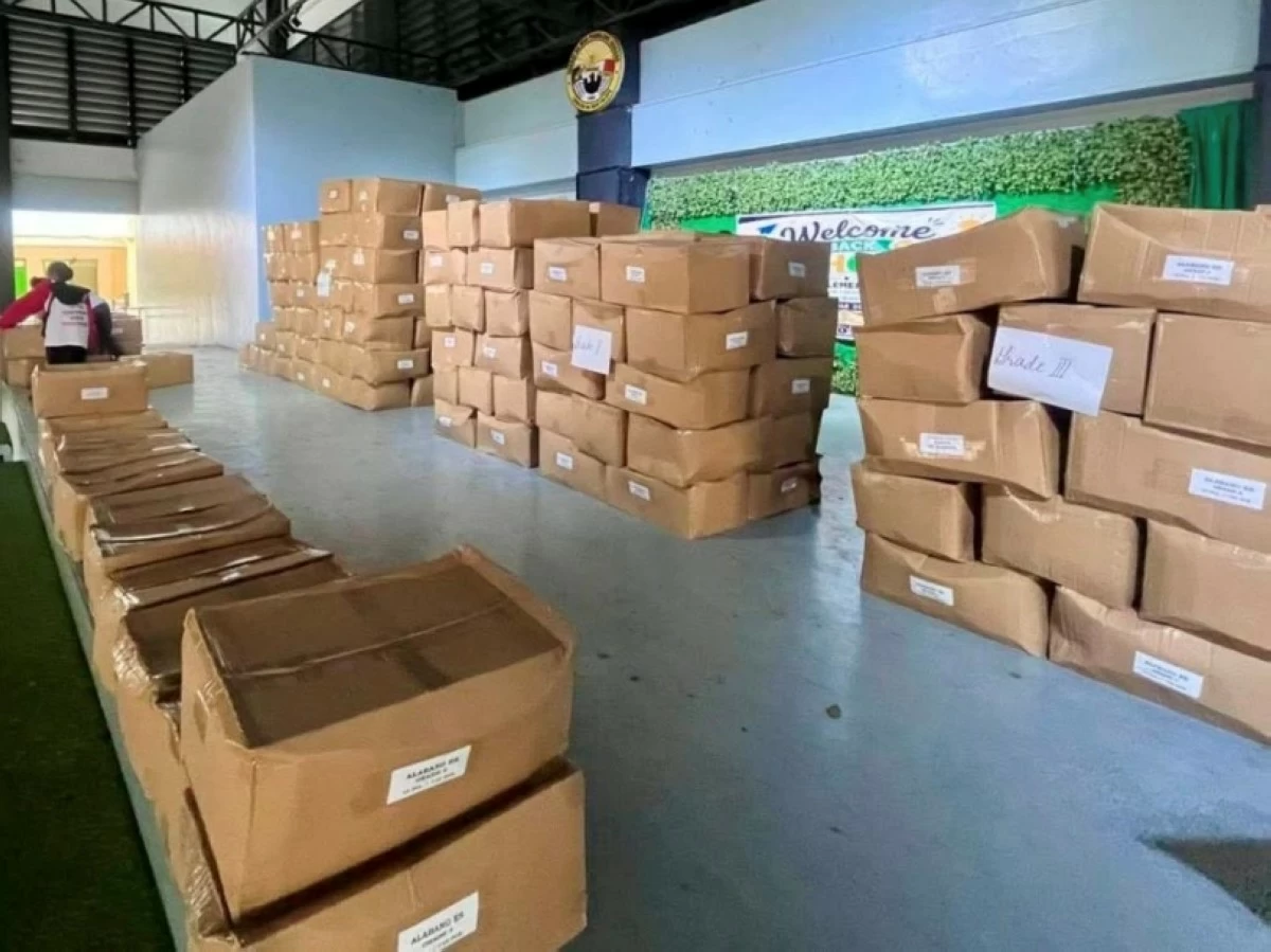 Boxes containing the free school supplies for Muntinlupa public school students (Photo from Mayor Biazon's Facebook account) 