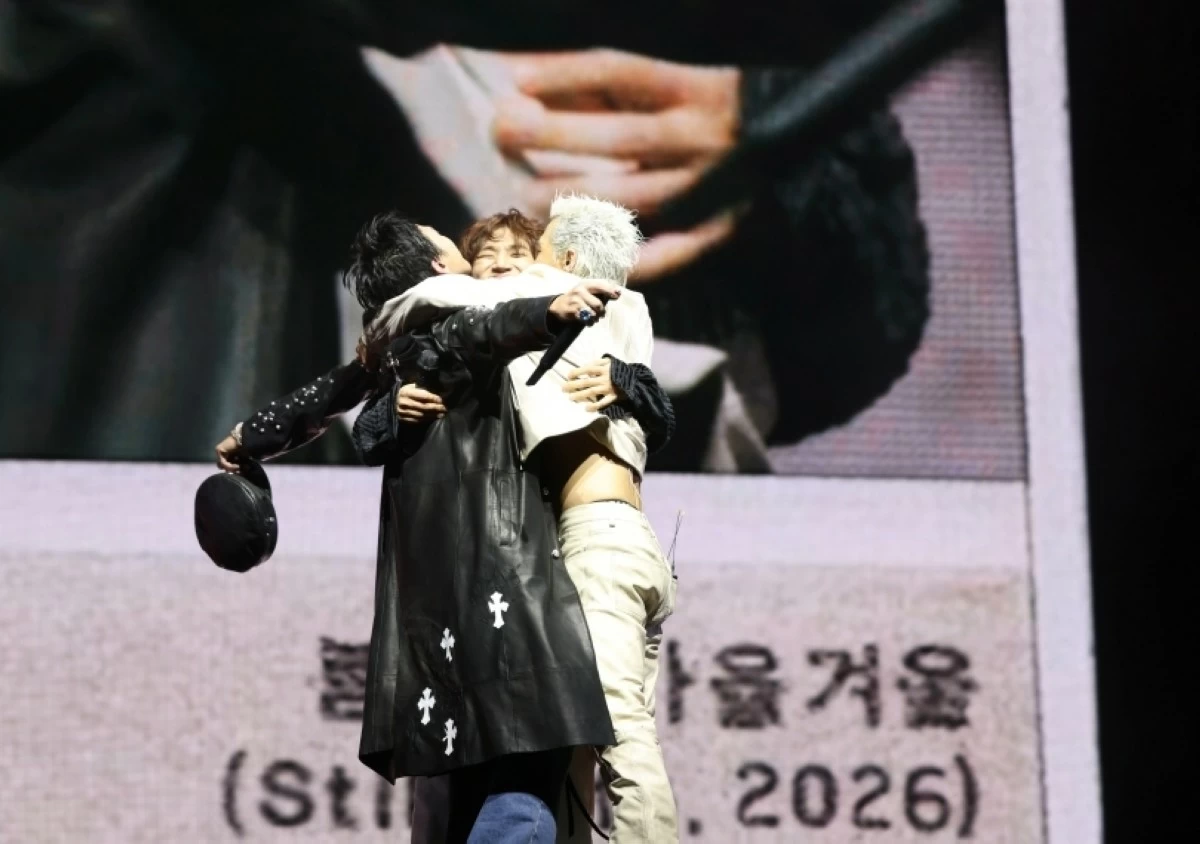 Big Bang's G-Dragon, Taeyang and Daesung (Big Bang) 