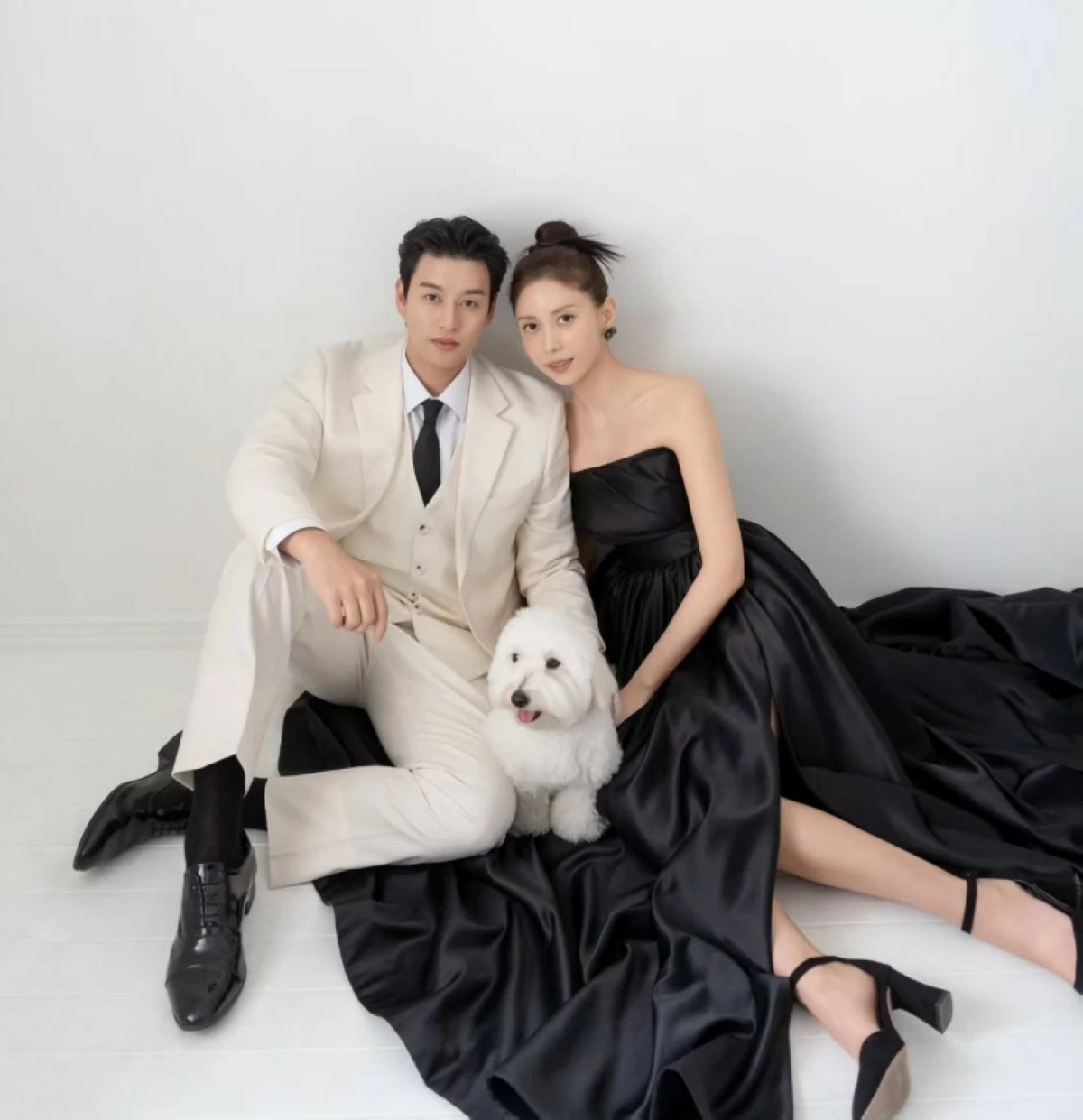 Former U-KISS member Eli Kim and his fiancée (Instagram) 