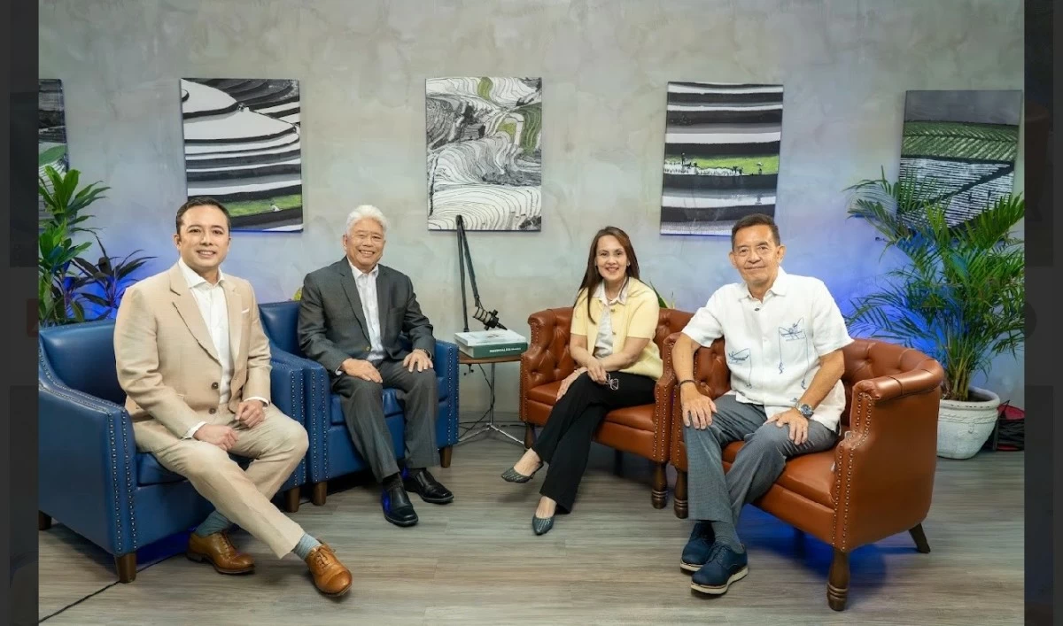 Raymond and Charlie Rufino of NEO, with MB’s Len Amadora and your columnist.