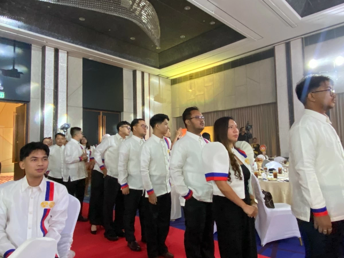 Fifty-six BAGANI Fellows of the Development Academy of the Philippines (DAP) are formally commissioned during the “PAGSIBOL: The Commissioning of the First BAGANI Fellows” ceremony at Luxent Hotel in Quezon City on Saturday, June 13. (Trixee Rosel/Manila Bulletin)
