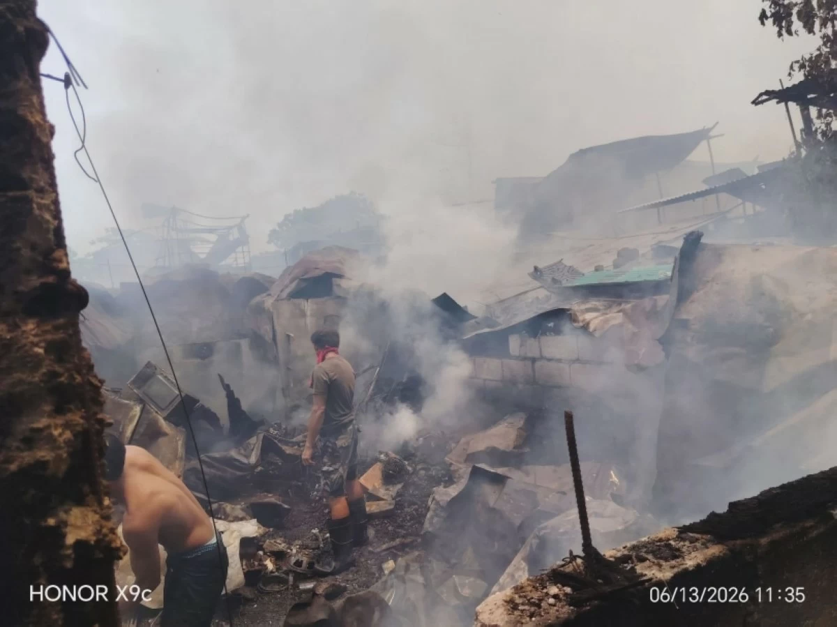 The fire in Barangay Western Bicutan, Taguig, on June 13 (Photo from Brgy. North Daang Hari-Fire and Rescue Volunteers) 