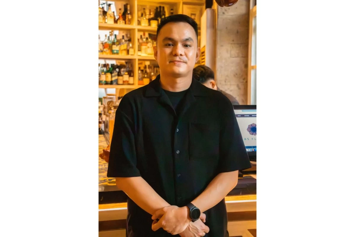 Las Flores bar manager Byron Mayo 